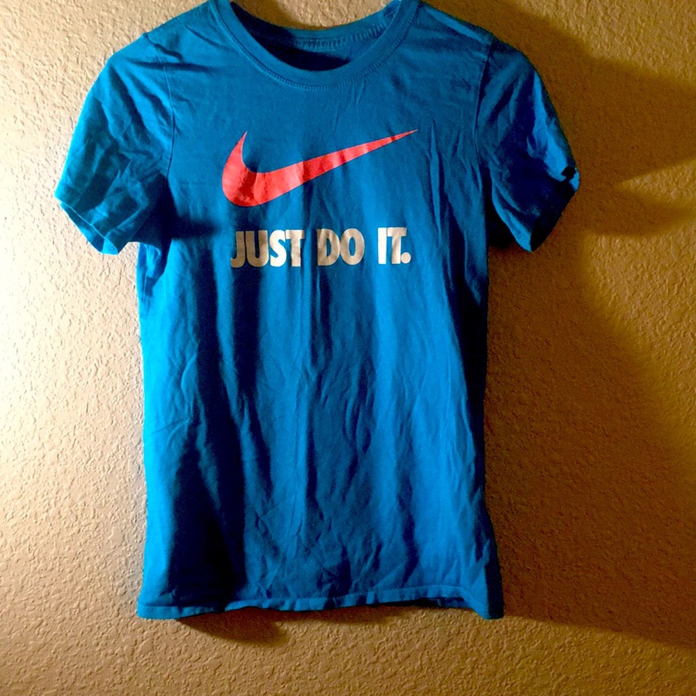 Womens nike shirt